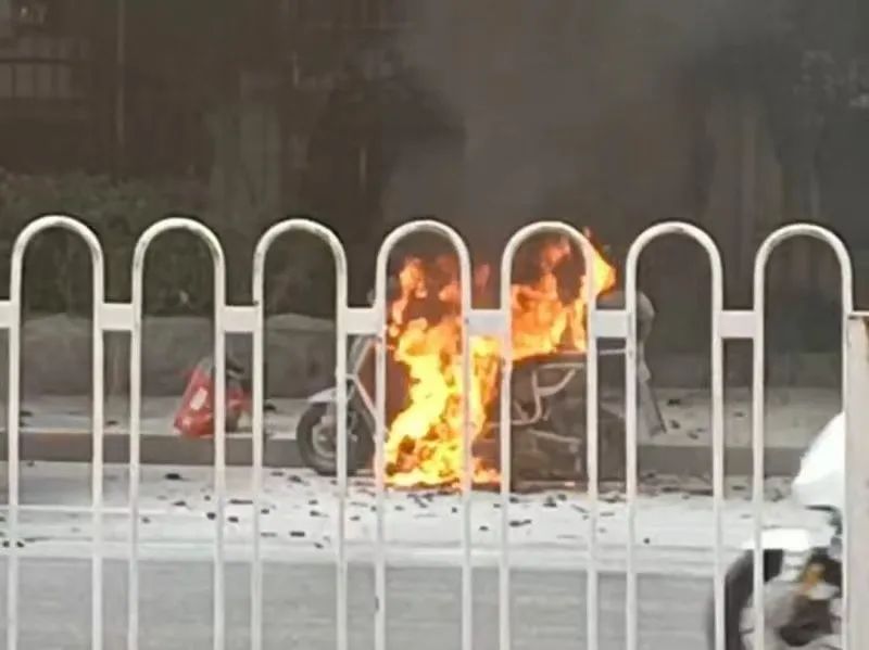 北京电动车着火
