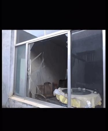 玻璃震碎