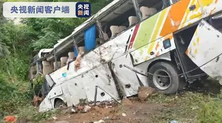 大客车侧翻