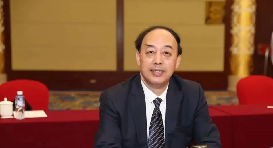 周洪宇